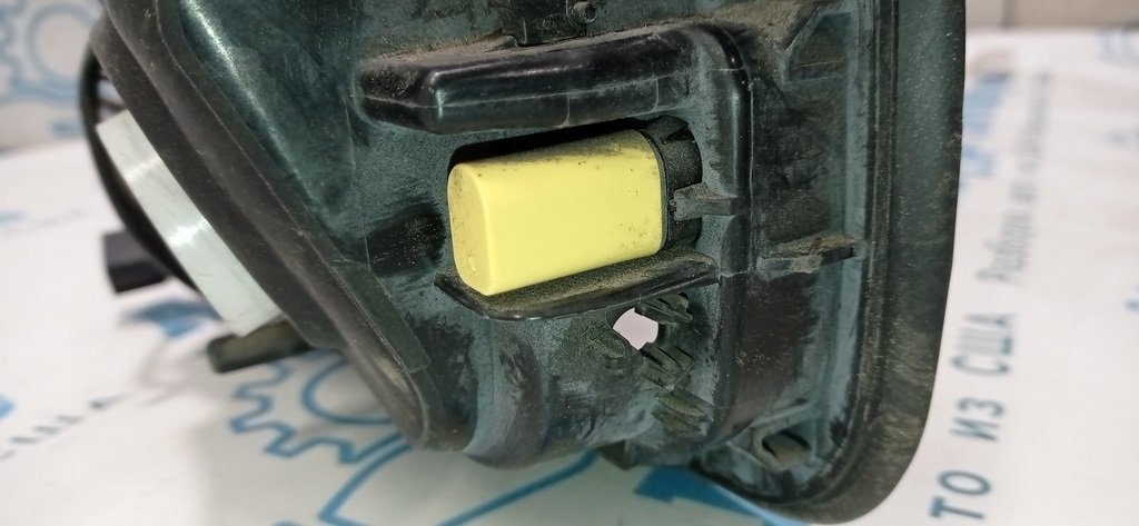 Лючок бензобака в сборе с корпусом Chevrolet Volt 16- белый (01) — фото 4