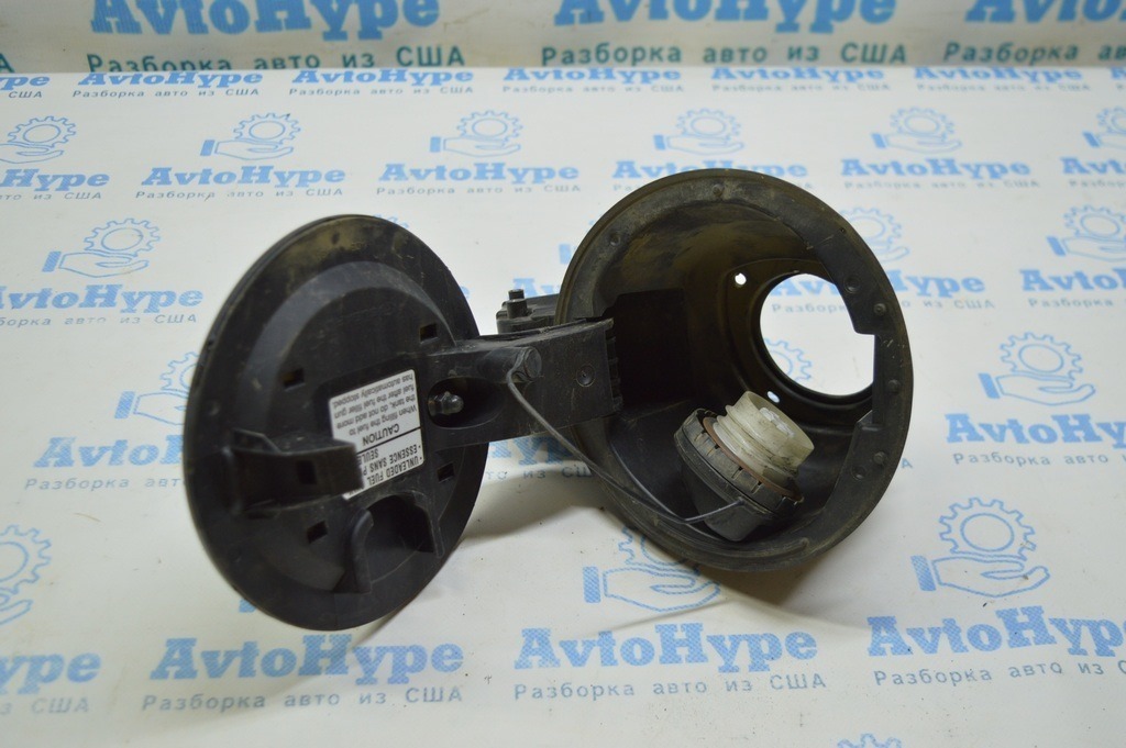 Лючок бензобака в сборе Subaru Outback 15-19 графит (04) — фото 2