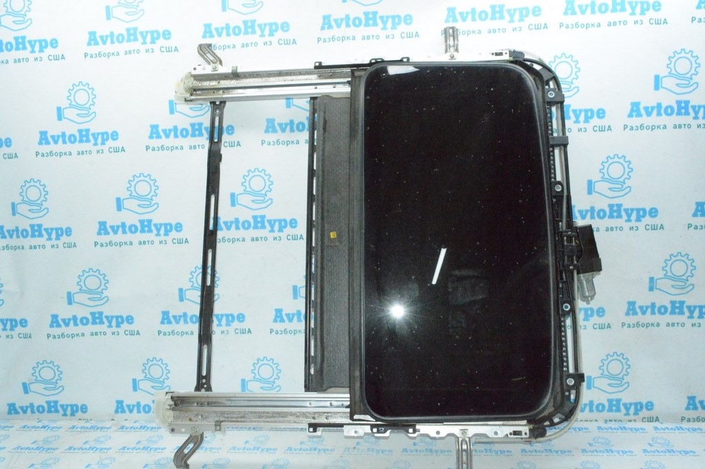 Люк в сборе Toyota Avalon 05-12