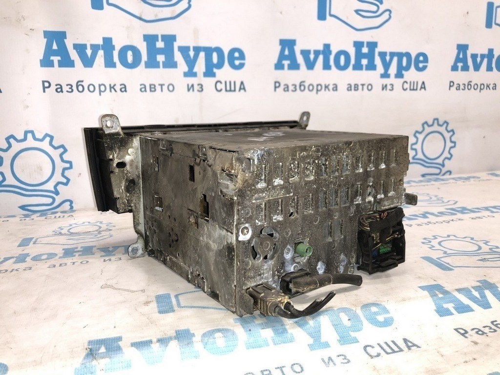 Магнитофон радио Audi A4 B8 08-16 (01) после пожара — фото 2