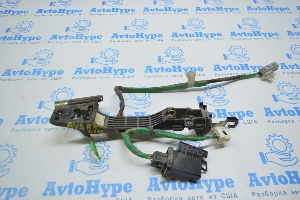 Механизм ручки двери зад прав Toyota Avalon 05-12 (01) деф.