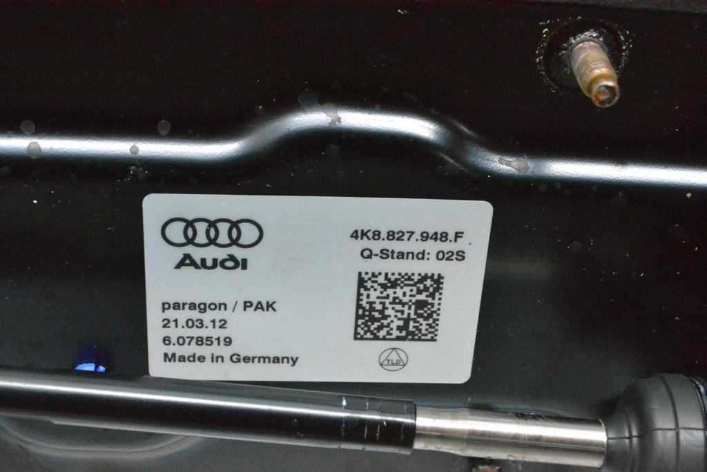 Механизм спойлера двери багажника Audi A7 C8 19-25