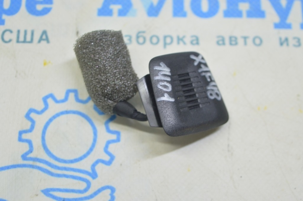Микрофон BMW X1 F48 16-18 черный (01)