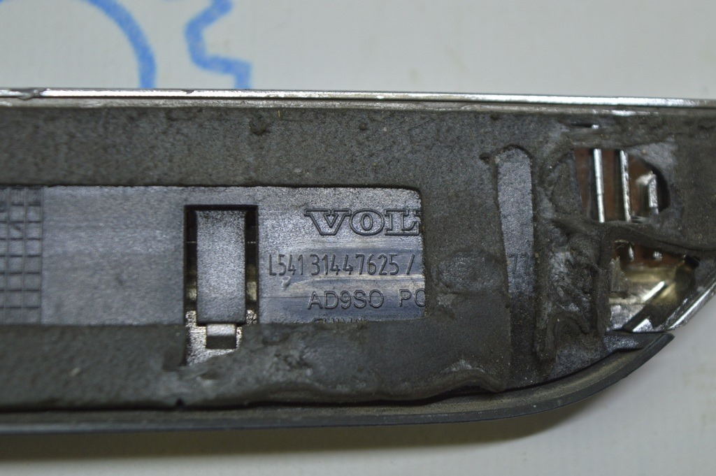 Молдинг, шильдик переднего левого крыла Inscription Volvo S90 16- — фото 3