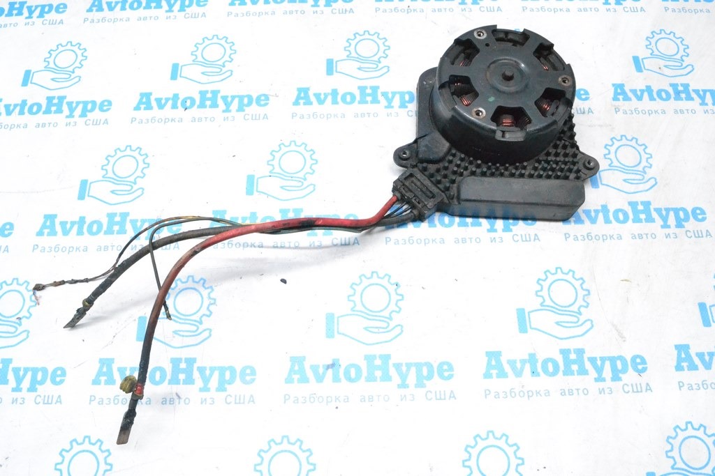 Мотор вентилятора охлаждения Land Rover Range Rover L405 13-17 (01) поплавлены фишки