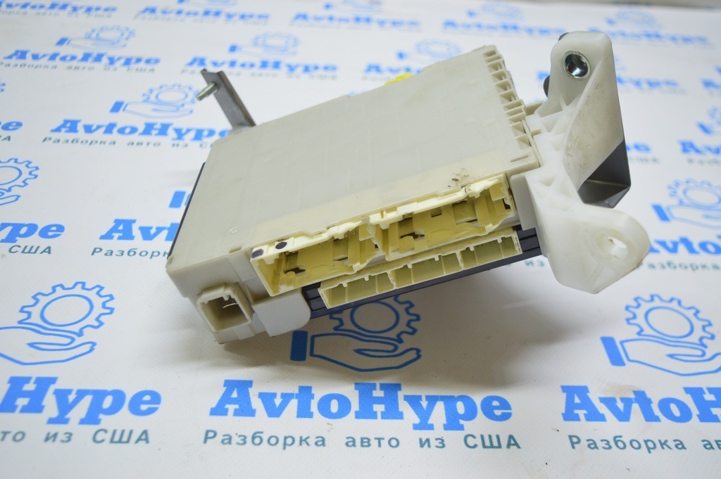 MPX BODY с блоком предохранителей салонным 8273033F72 Toyota Camry v50 12-14 европа (01) — фото 2