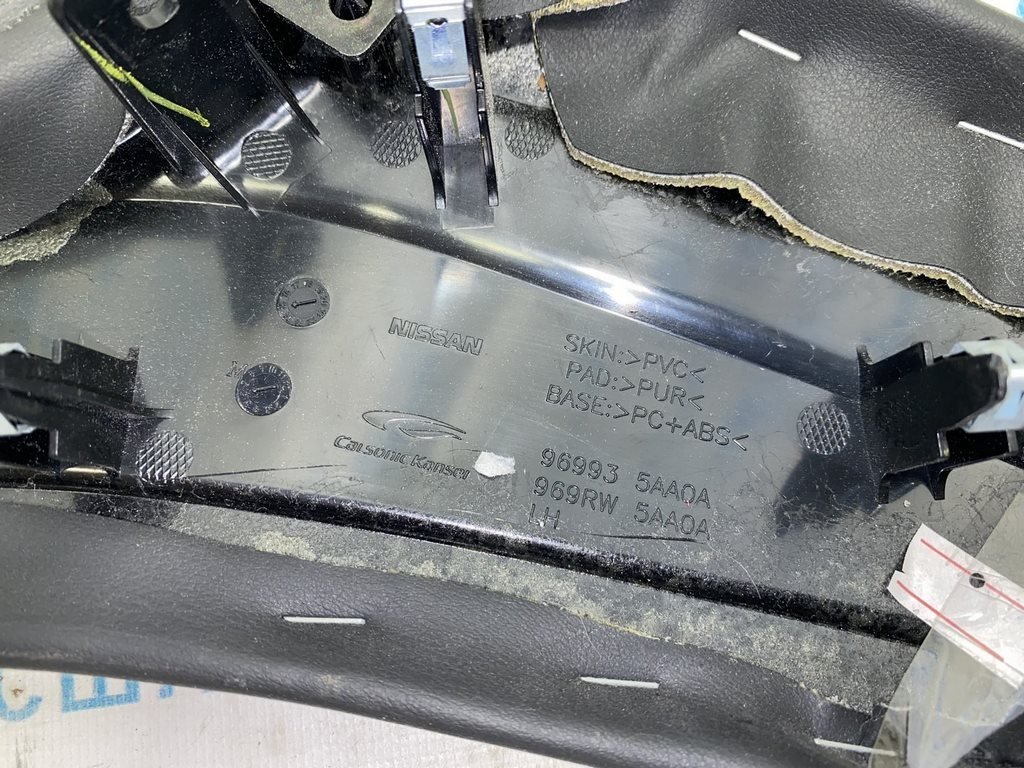 Мягкая накладка центральной консоли лев Nissan Murano z52 15- черн — фото 2