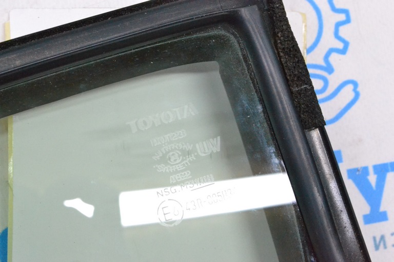 Стекло двери треугольник зад лев Toyota C-HR 18-23 — фото 2