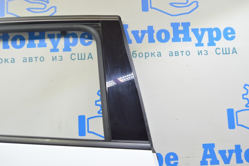Накладка двери боковая передняя зад прав Hyundai Tucson 22- (01) потёрта