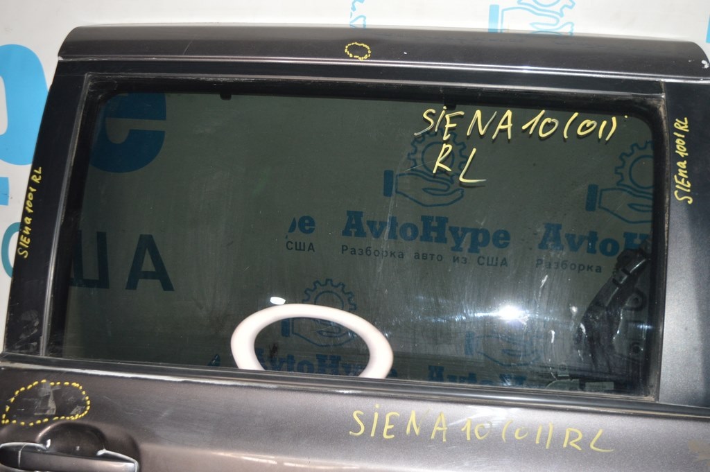 Накладка двери боковая зад лев задняя Toyota Sienna 11-20