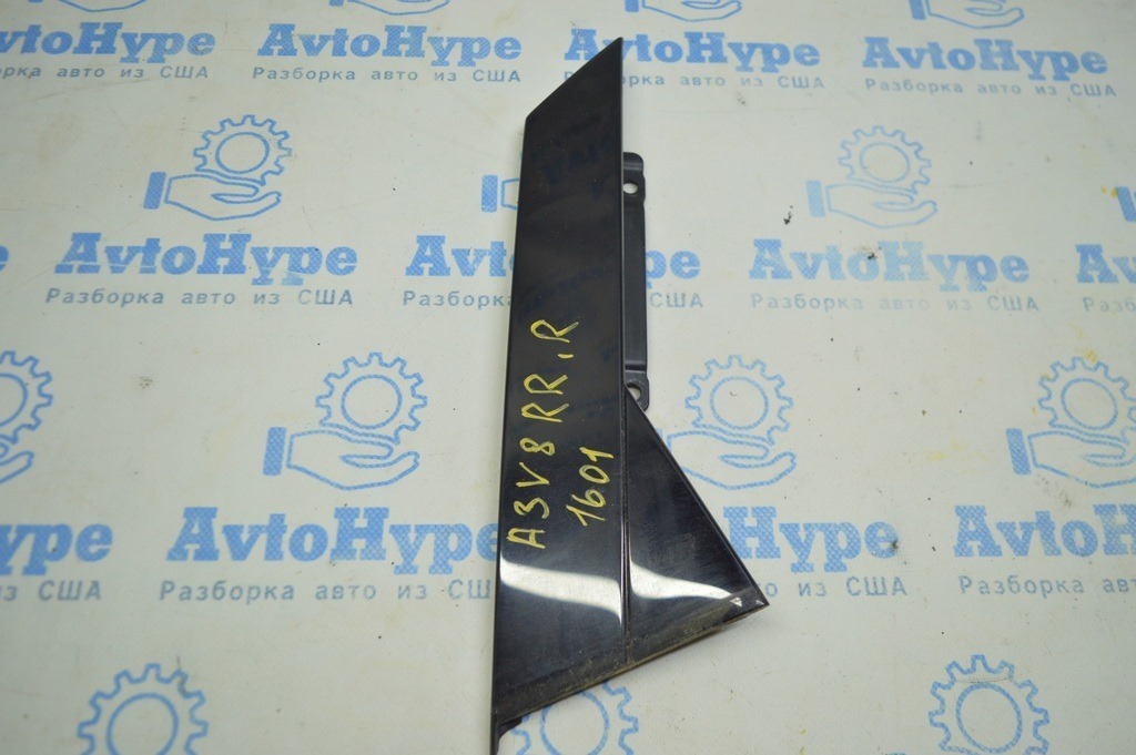 Накладка двери боковая задняя правая Audi A3 8V 15-20 4d, 5d