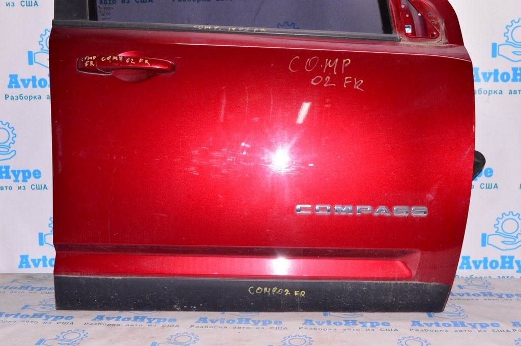Накладка двери нижняя перед прав Jeep Compass 11-16