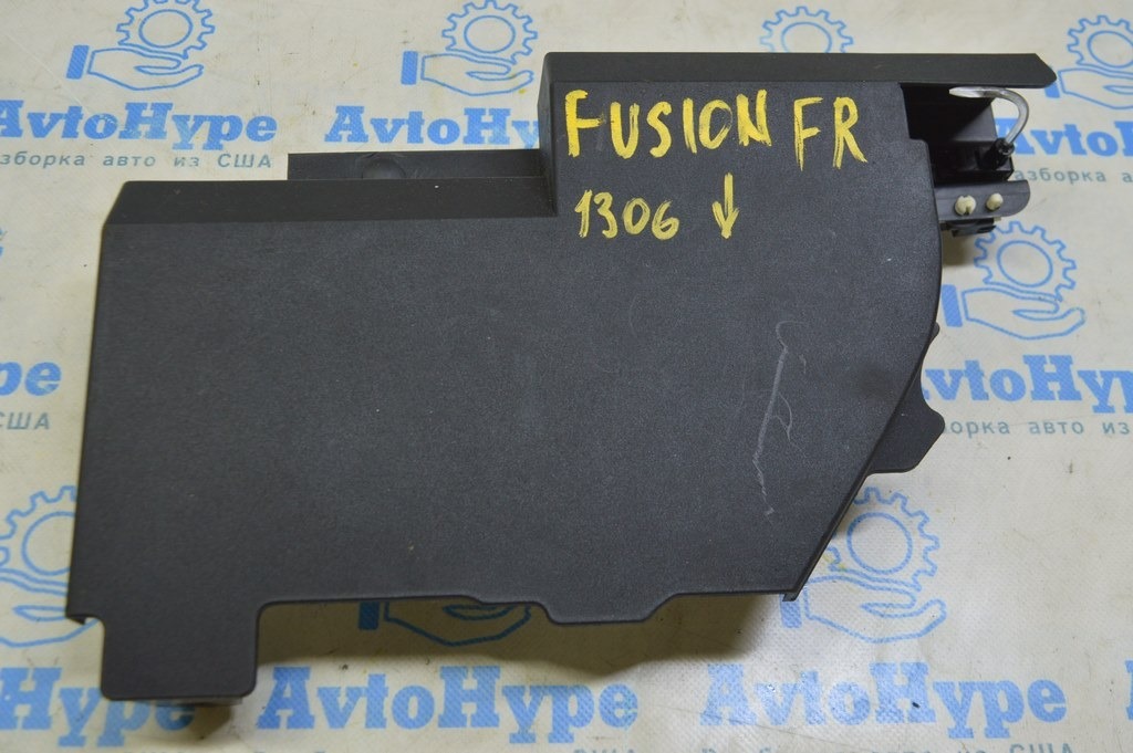 Накладка колени пассажира Ford Fusion mk5 13- черная