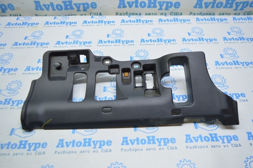 Накладка колени водителя Lexus LS460 LS600h 07-12 (01) трещинка