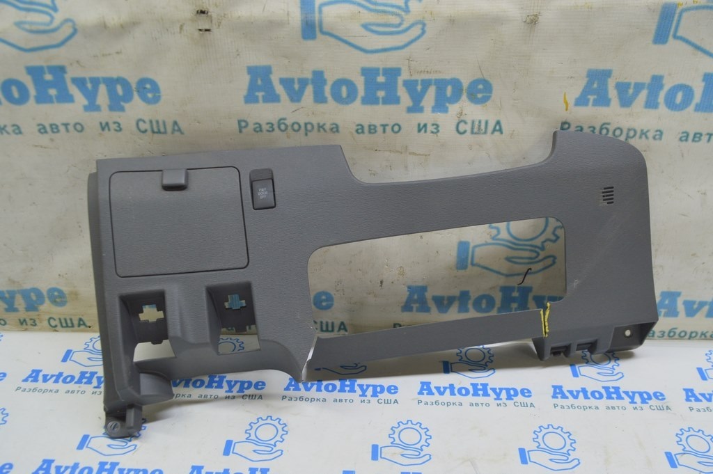 Накладка колени водителя Toyota Sienna 15-20 серая (01) Реал М. треснута