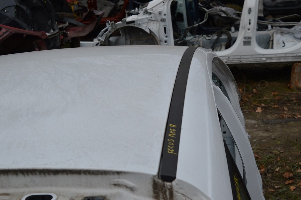 Накладка крыши правая Ford Focus mk3 11-18 5d