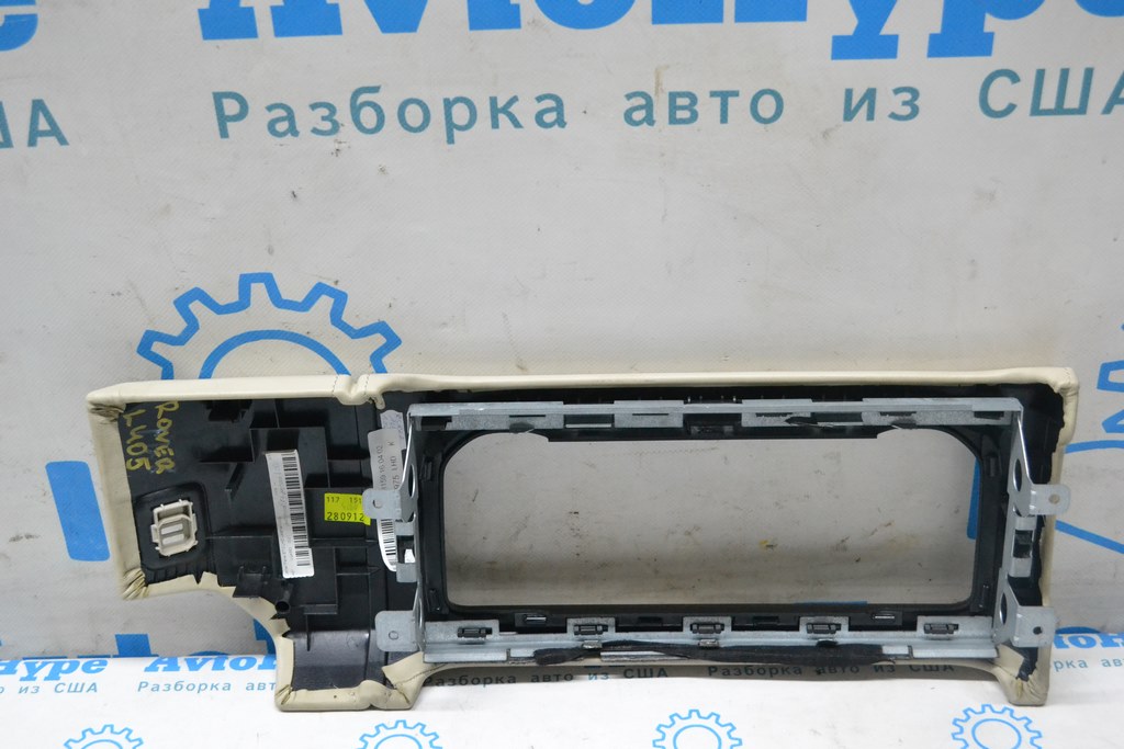 Накладка передней панели центр Land Rover Range Rover L405 13-17 обрамл монитора — фото 2