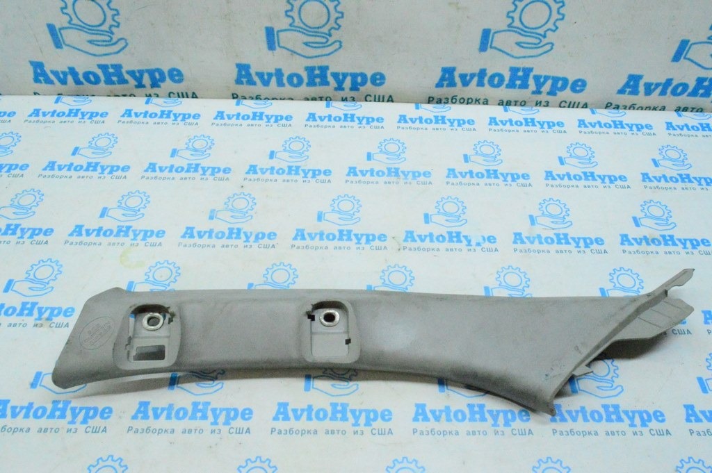 Накладка передней стойки левая Toyota Sequoia 2008-2022