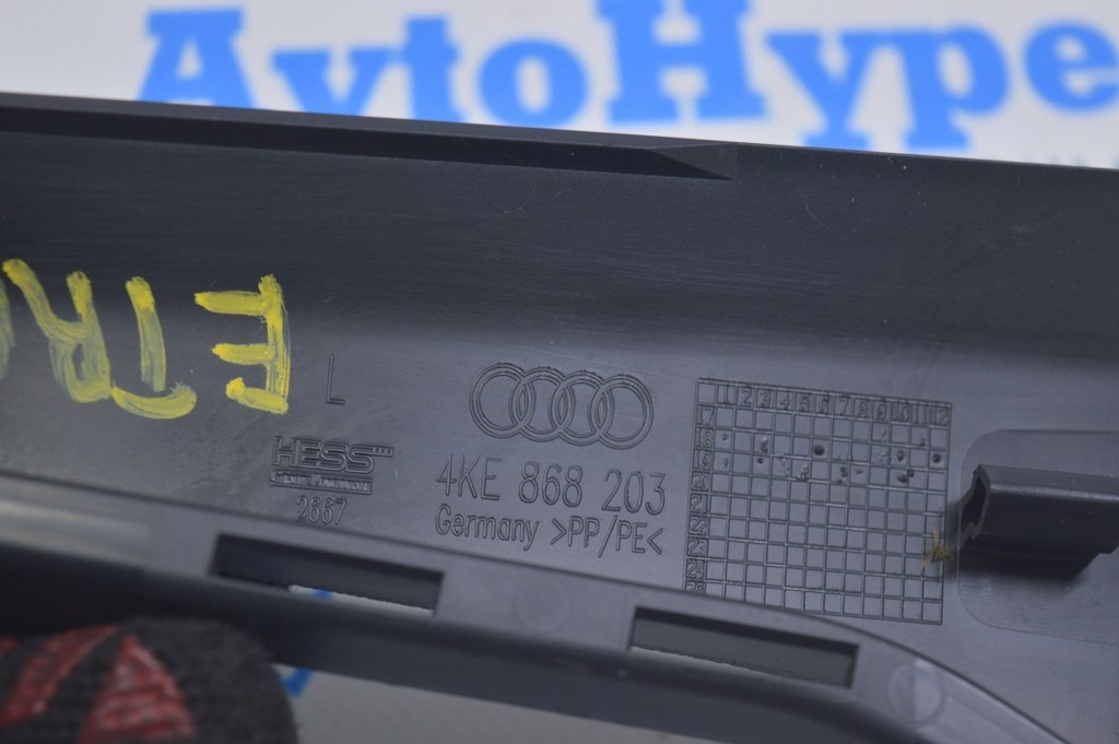 Накладка передней стойки левая центр Audi E-Tron (Q8) GEN 18-  черн — фото 3