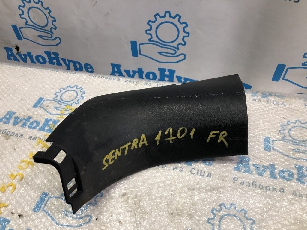 Накладка передней стойки нижняя правая Nissan Sentra 13-19 черная