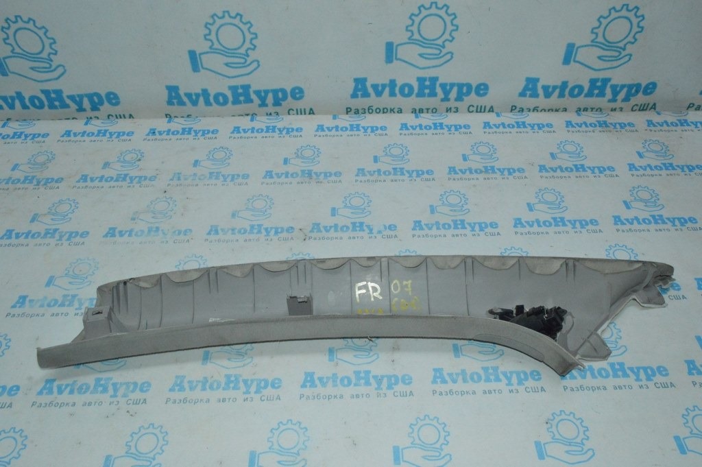 Накладка передней стойки правая Toyota Avalon серая 05-12