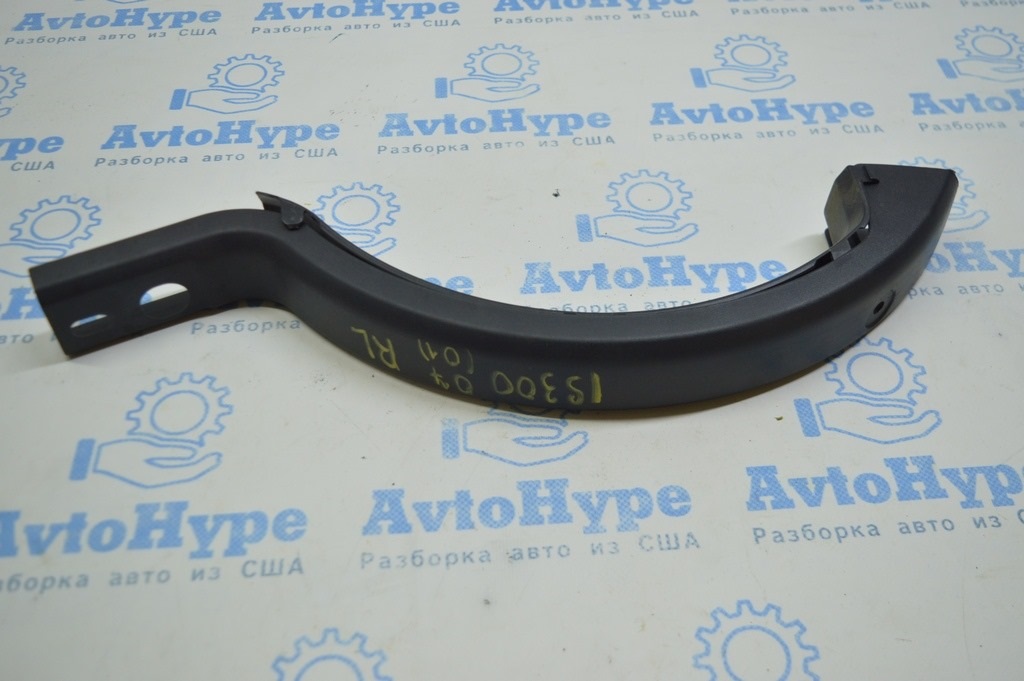 Накладка петли крышки багажника левая Lexus IS250/IS300/IS350 06-13