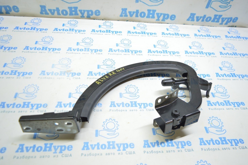Накладка петли крышки багажника правая Audi A3 8V 15-20 4d, 5d черная