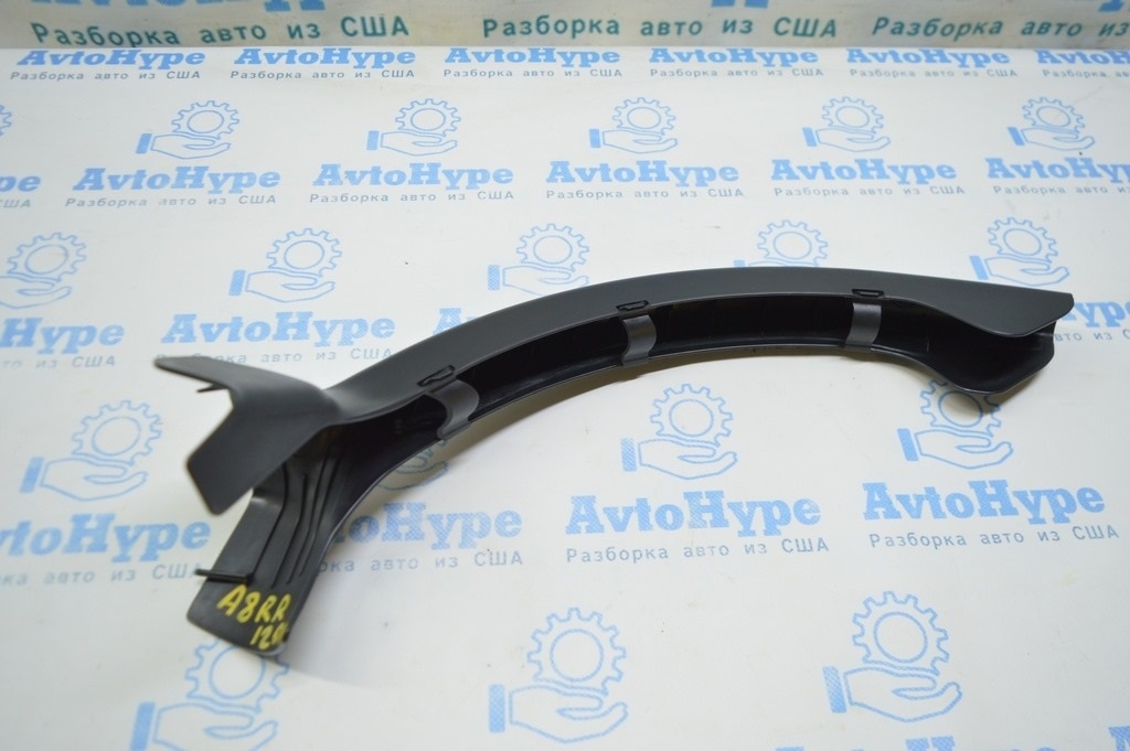 Накладка петли крышки багажника правая Audi A8 D4 10-17