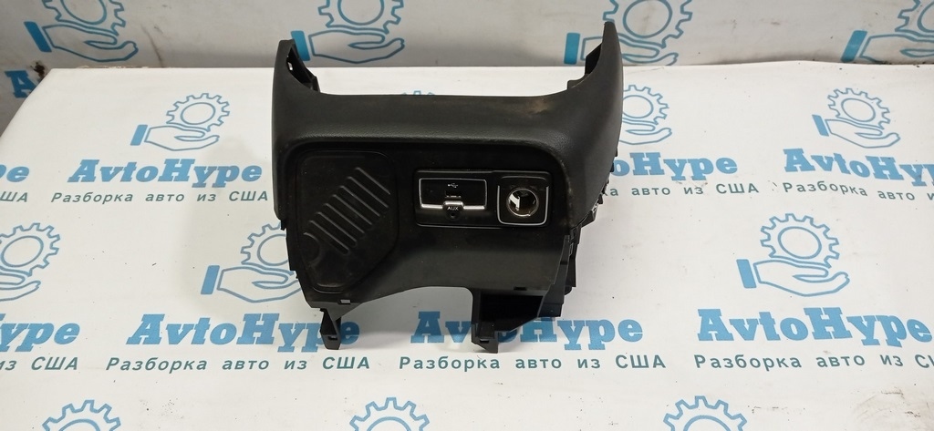 Накладка под торпедо с прикуривателем AUX и USB Jeep Renegade 15-