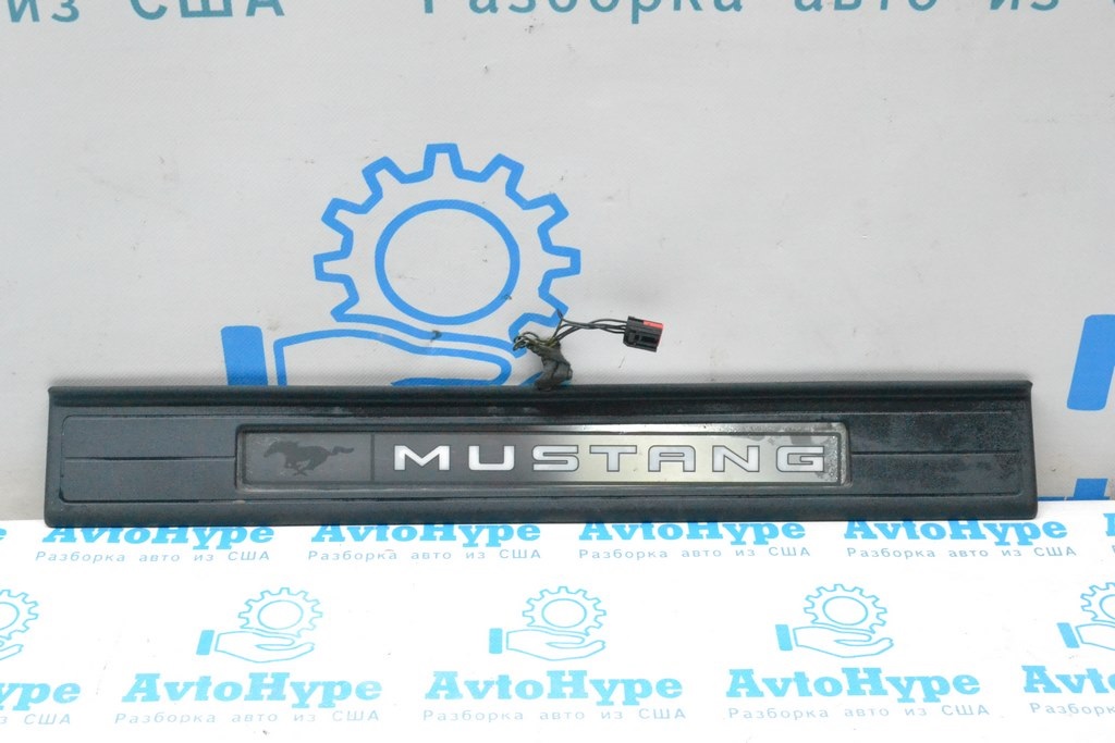 Накладка порога наруж лев Ford Mustang mk6 15- купе с подсветкой