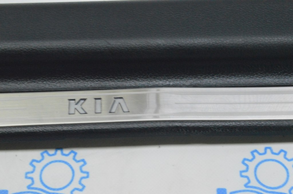Накладка порога перед лев Kia Optima 11-15 черн с хром, с подсветкой (04) примята — фото 2