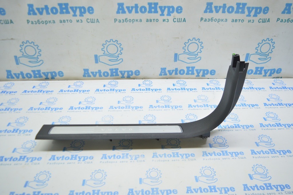 Накладка порога перед прав Volvo S90 16- с хромом 31463534 черная