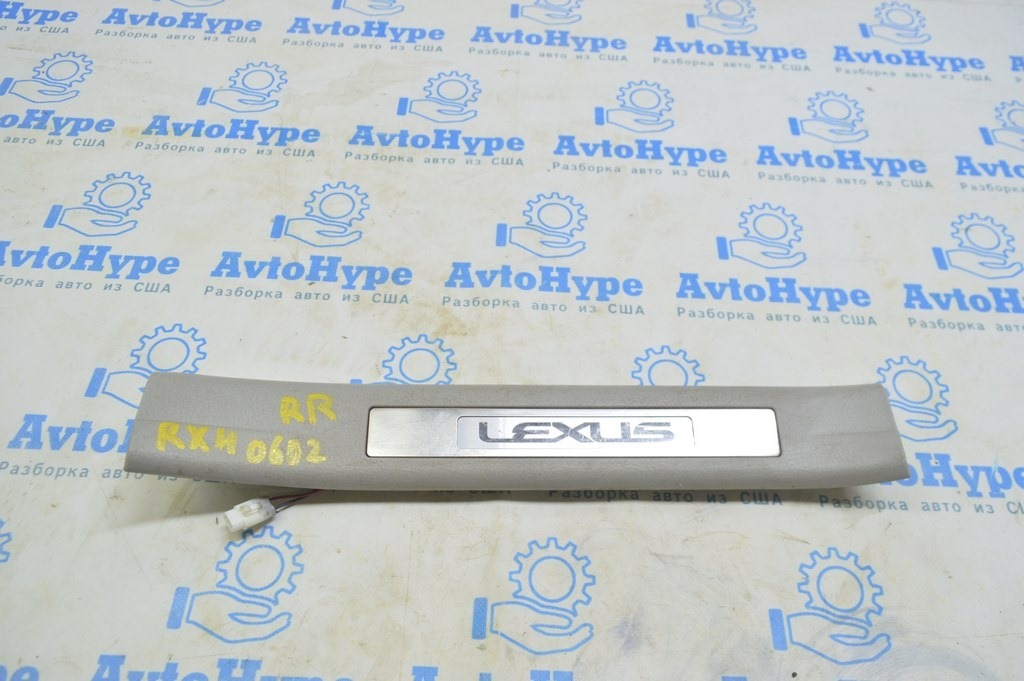 Накладка порога с подсветкой задняя правая Lexus RX300 RX330 RX350 RX400h 04-09 серая