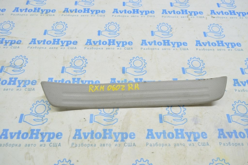Накладка порога внешняя задняя правая Lexus RX300 RX330 RX350 RX400h 04-09 серая