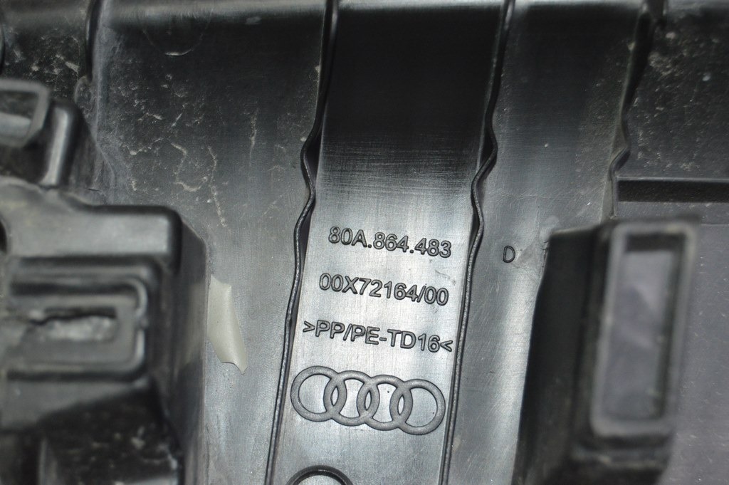 Накладка проема багажника Audi Q5 80A 18-24 черная (01) дефект — фото 4