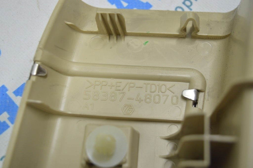 Накладка проема багажника Lexus RX350 RX450h 10-15 беж (02) с хромом