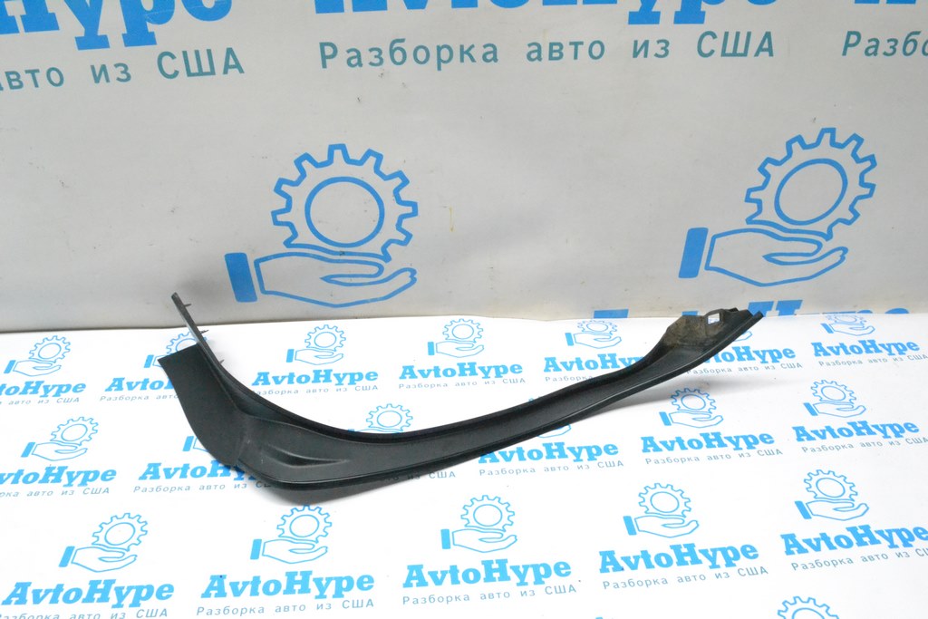 Накладка прорізу багажника прав Lexus LS460 LS600h 07-09 на кузові (02)
