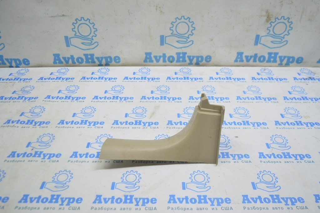 Накладка проема багажника правая Lexus RX300 RX330 RX350 RX400h 04-09 беж