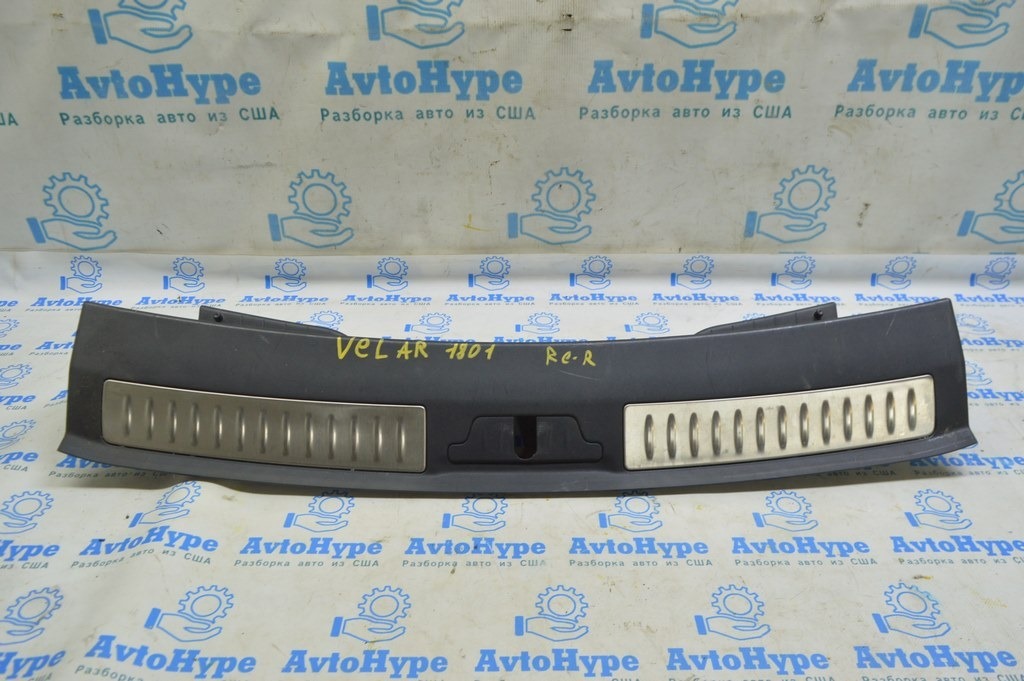 Накладка проема багажника Range Rover Velar L560 17- J8A2406A64B