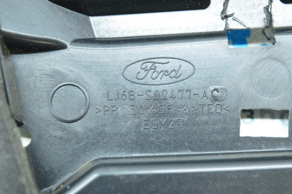 Накладка решетки дворников (пластик) лев Ford Escape MK4 20- — фото 3