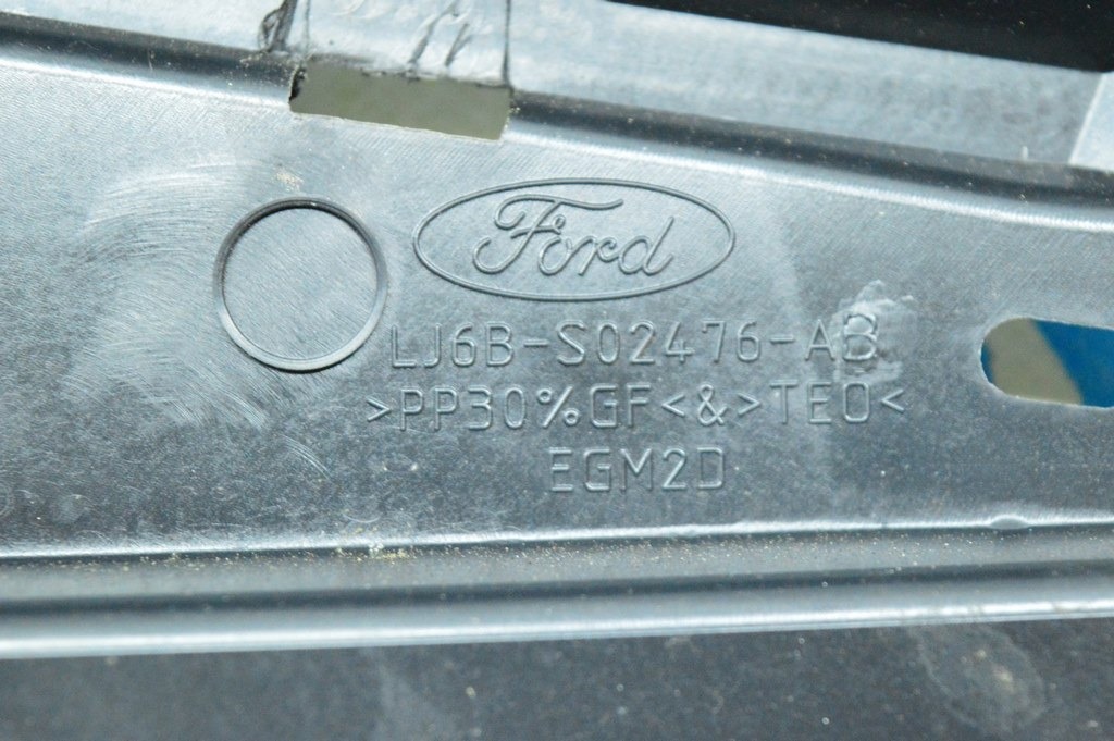 Накладка решетки дворников (пластик) прав Ford Escape MK4 20- (01) деф. крепления клипсы 9\10 — фото 4