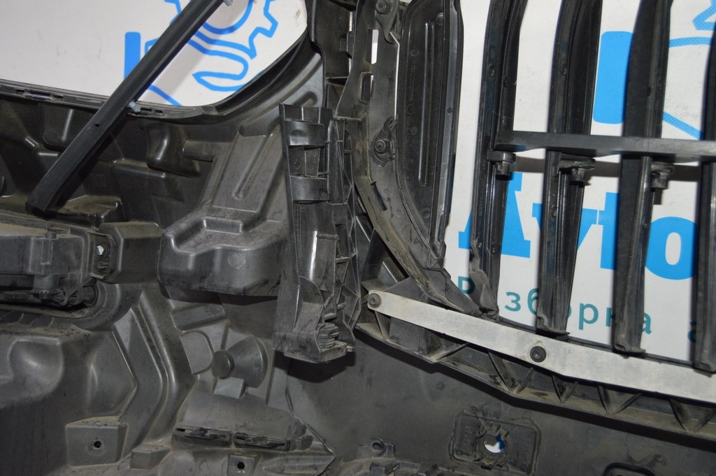 Накладка решетки переднего бампера левая BMW X5 G05 19-23 структура
