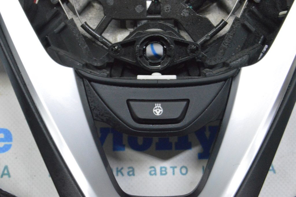 Накладка руля BMW X3 G01 18- под подогрев с кнопкой (02)