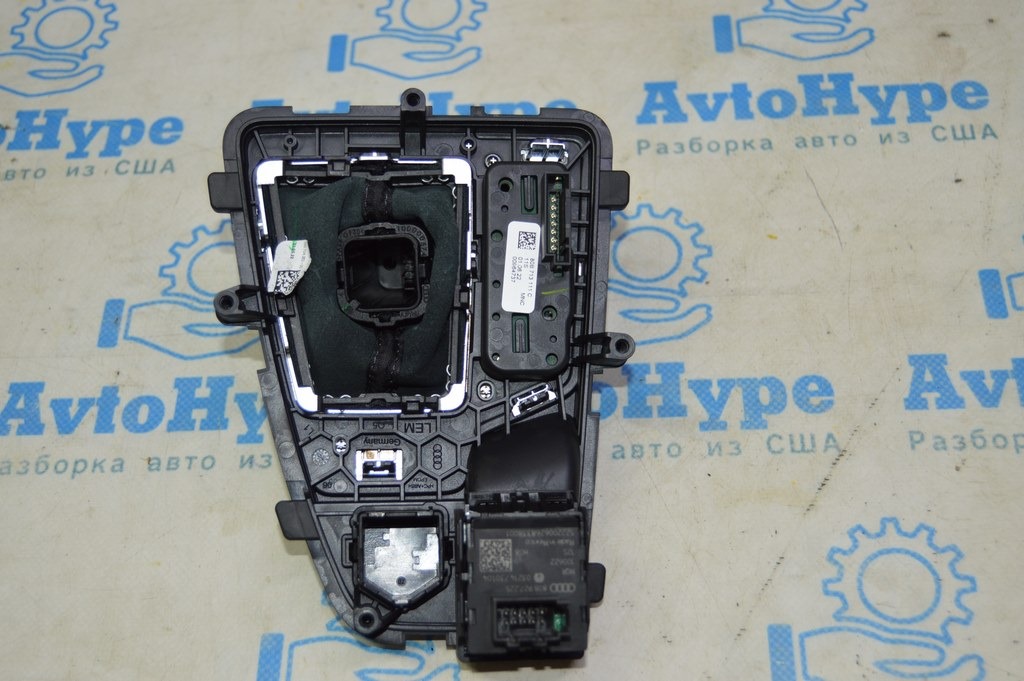 Накладка шифтера Audi Q5 80A 18-24 (01) БЕЗ КНОПКИ РУЧНИК И РУЧКИ