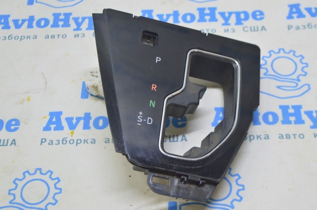 Накладка шифтера Toyota Sienna 11-20 черная (01) Реал М