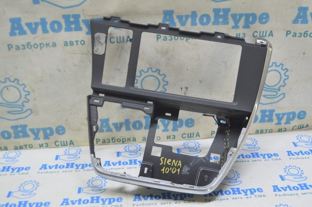 Накладка торпедо центральная под дисплей Toyota Sienna 15-20 (01) Реал М. трещины