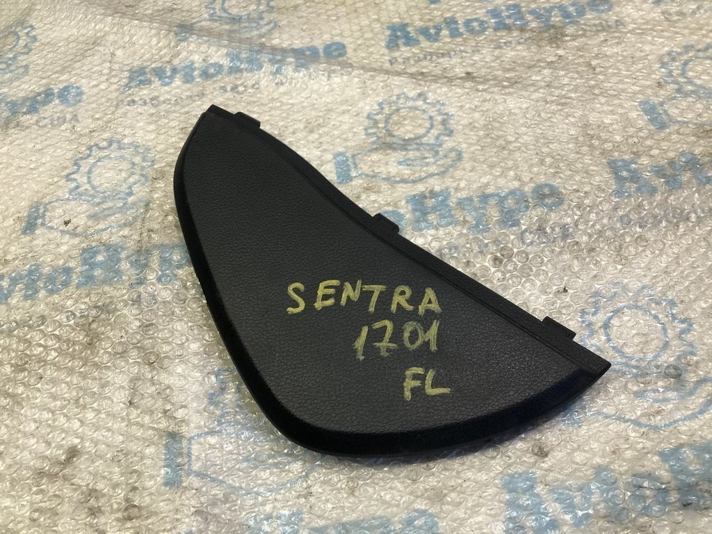 Накладка торпеды левая сторона Nissan Sentra 13-19 черная