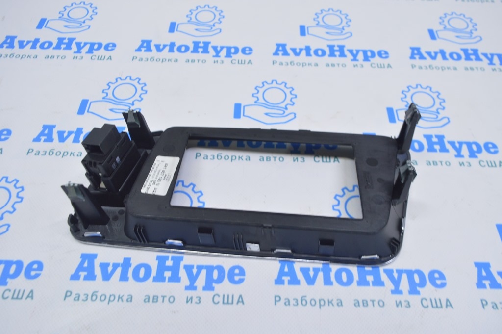 Накладка торпеды вокруг монитора Audi Q5 8R 09-17 черная с хром — фото 2
