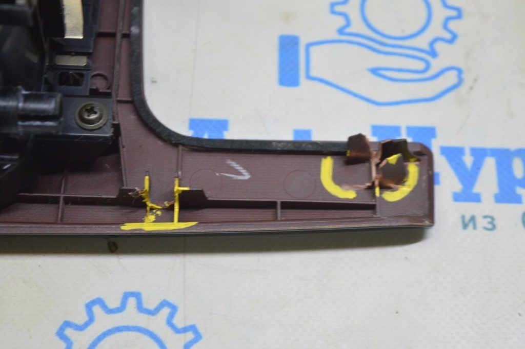 Накладка центральной консоли Lexus GS300 GS350 GS430 GS450h 06-07 черная (01) слом крепл — фото 4