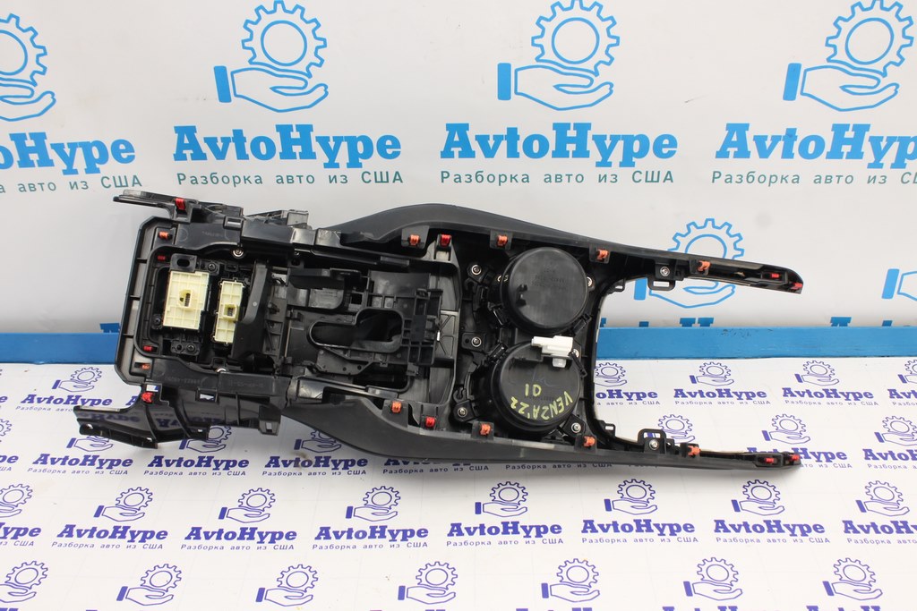 Накладка центральної консолі з підстаканниками Toyota Venza 21-24 чорна — фото 2
